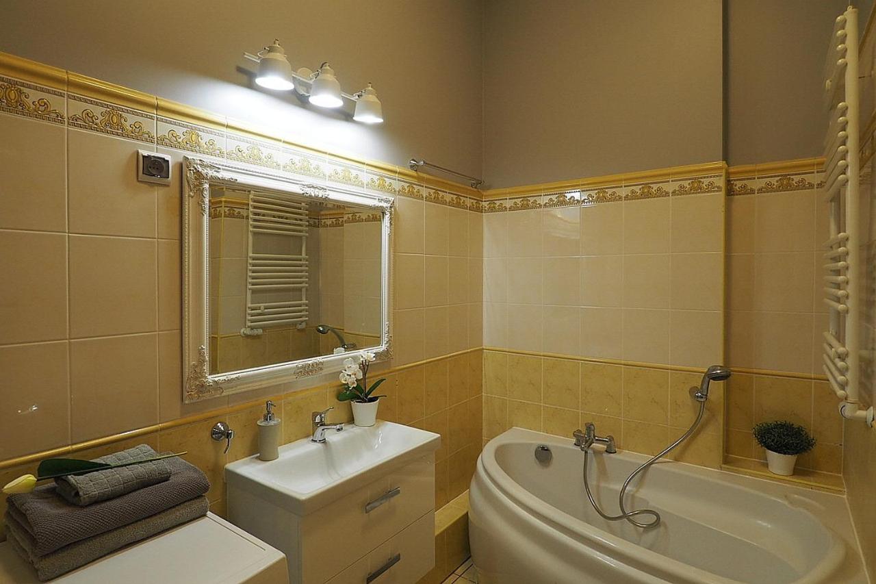 Apartment Kghn Tkacka 11 *